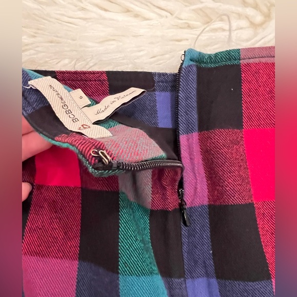 🤍 BCBGeneration 🤍 plaid multicolor mini skirt w/ welt pocket accents - size 6 - Picture 4 of 7